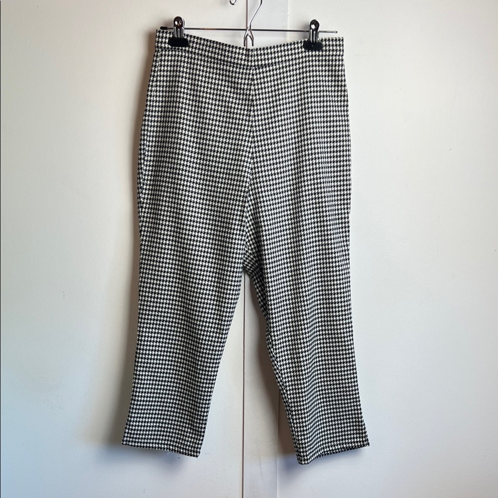 Stop Staring Black and White Houndstooth Cropped Pinup Capri Pants